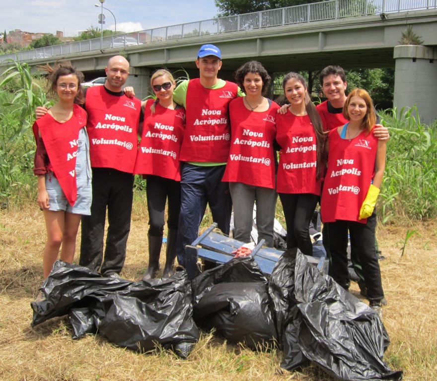 Voluntariado ecológico de Nueva Acrópolis Barcelona y Projecte Rius.