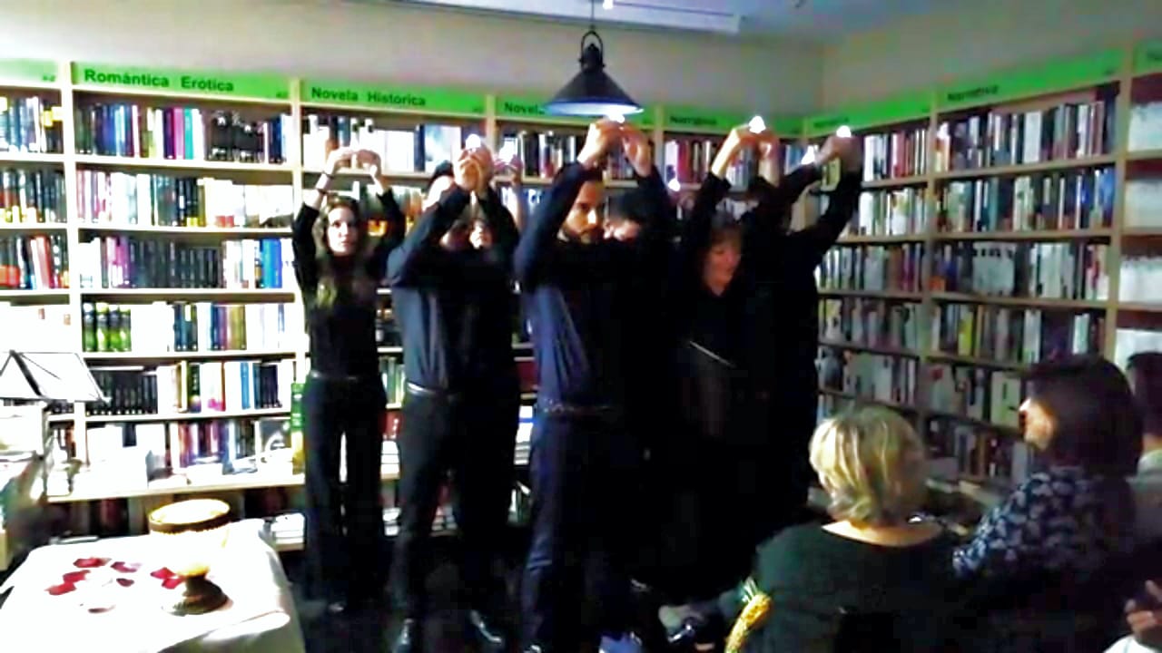 Recital de poesía heroica en la librería Bibabuk
