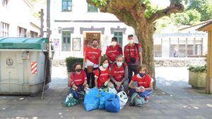 Limpieza ecológica por parte del grupo de voluntariado de Nueva Acrópolis Bilbao