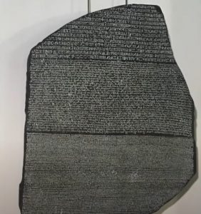 Podcast Paideia: 224 aniversario del hallazgo de La Piedra de Rosetta