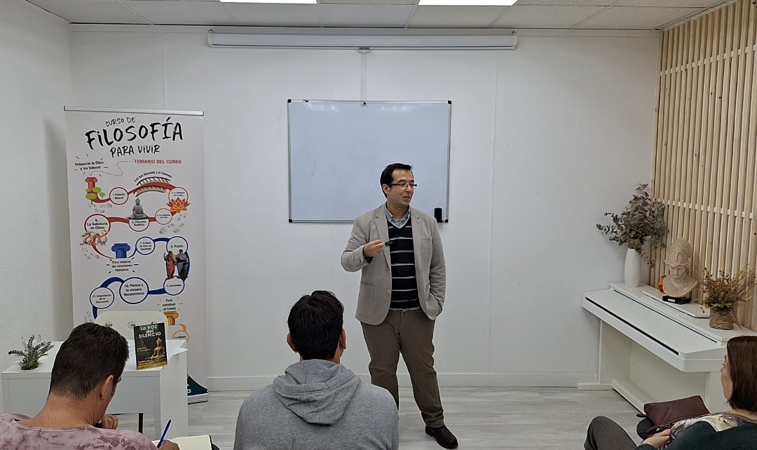 Laboratorio Filosófico: Explorando La Voz del Silencio