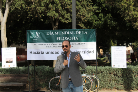 Día mundial de la filosofía. Director de Nueva Acrópolis en Almería.