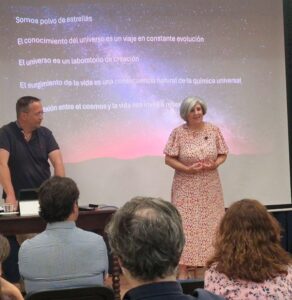 Conferencia: Polvo de estrellas