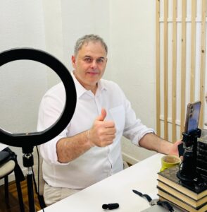 Filolive: Conectando mentes y corazones en la era moderna