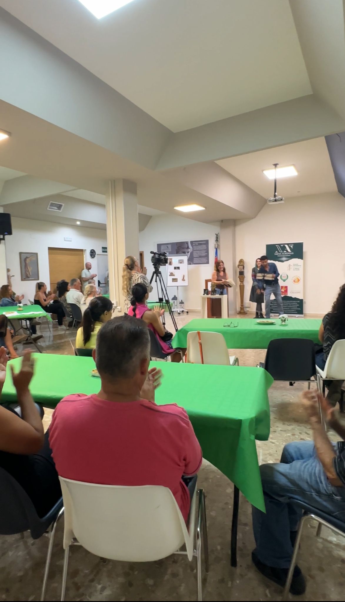 Arte, poesía y simbolismo en el coloquio artístico por el Día Mundial de los Animales